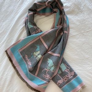 Hermes Beautiful fashionable scarf/wrap